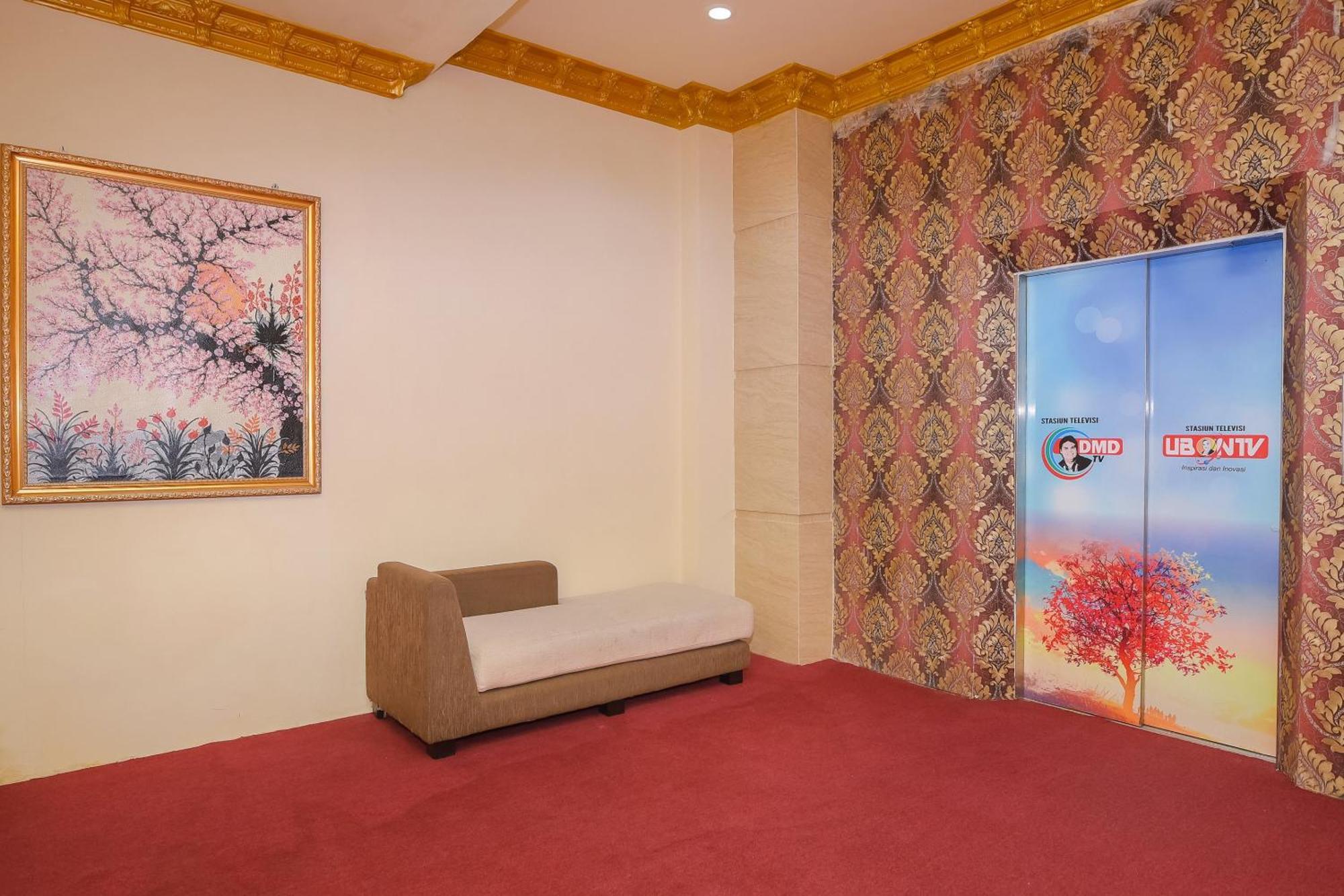 Capital O 854 Ub Caisar Hotel Банда-Ачех Экстерьер фото