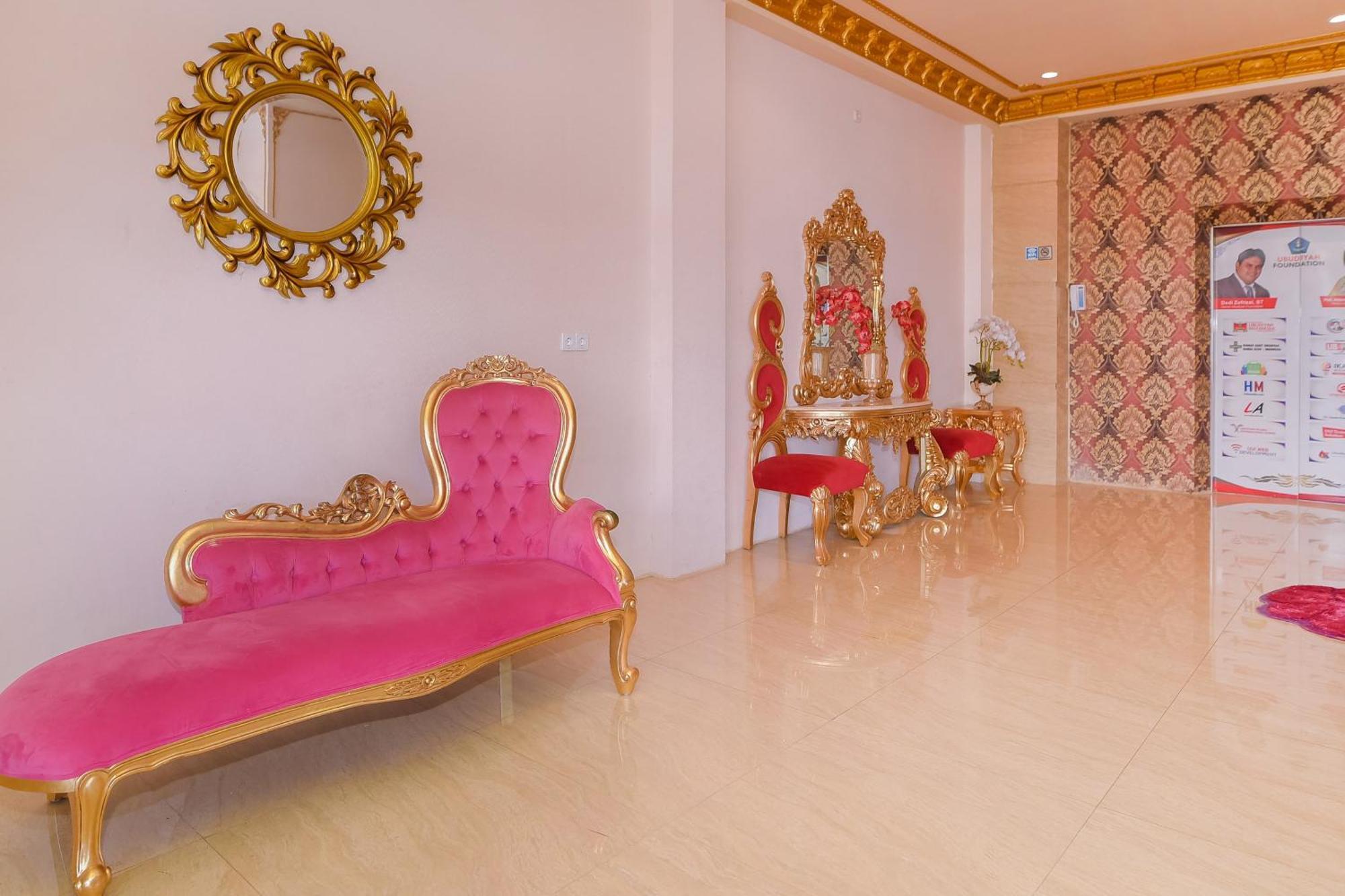 Capital O 854 Ub Caisar Hotel Банда-Ачех Экстерьер фото